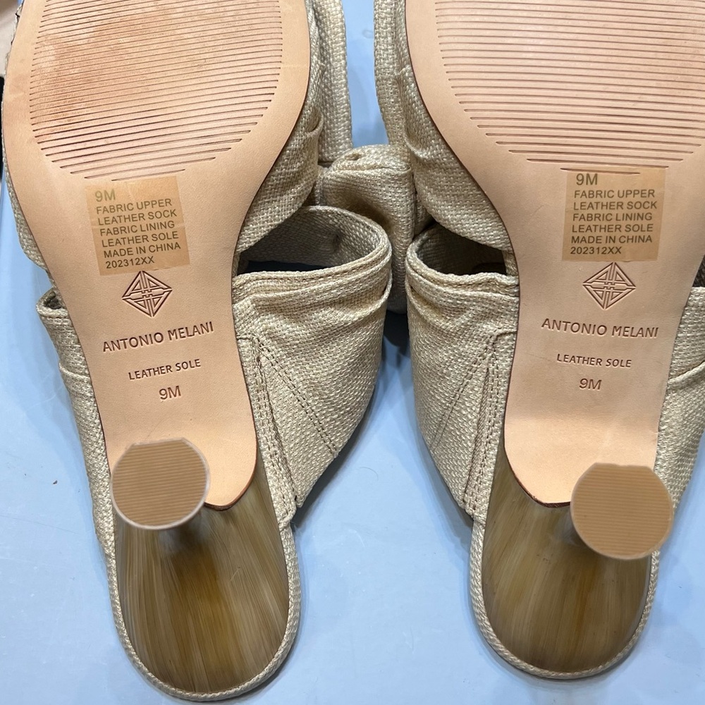 ANTONIO MELANI Women's Cream Textured Bow Mules - Picture 3 of 5